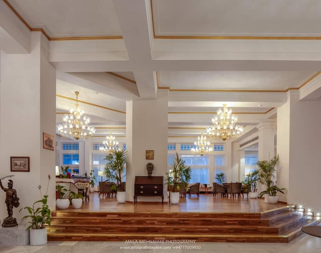Grand Oriental Hotel 4*